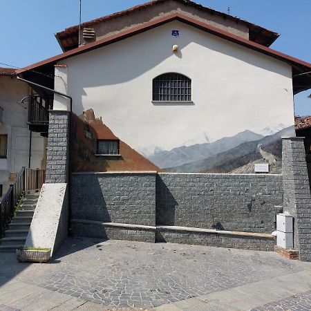 Casa Del Rustico, Indipendente Vista Sacra Con Dipinto Villa Caprie Bagian luar foto