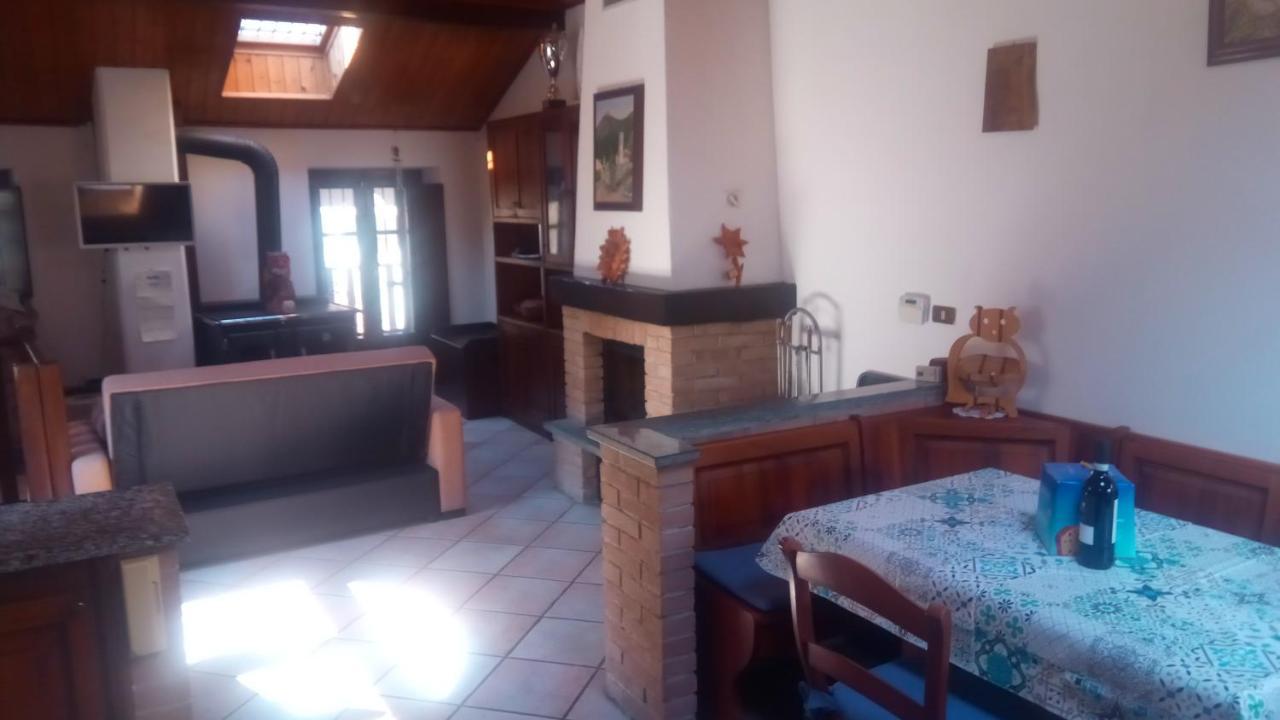 Casa Del Rustico, Indipendente Vista Sacra Con Dipinto Villa Caprie Bagian luar foto
